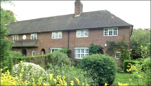 20-22 Midholm Close